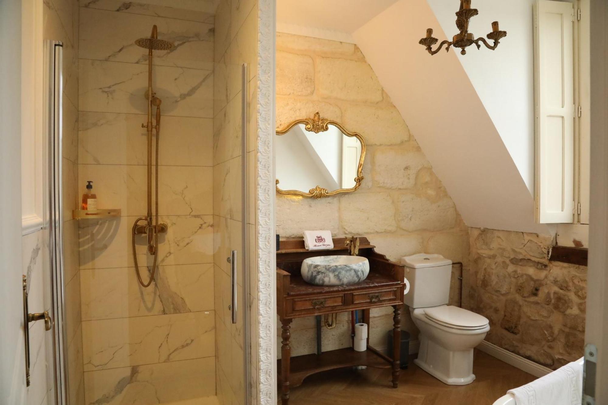Chateau Borgeat De Lagrange - Privatisation Blaye Buitenkant foto